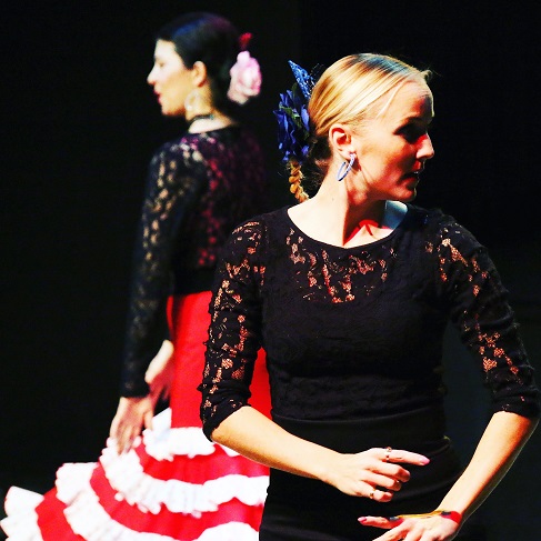 Flamencon pyörteissä pien. 30